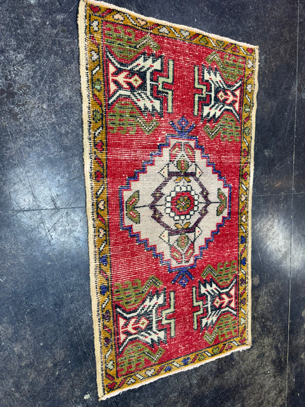 Turkish Yastik Rug 1'8" x 3'2" #23890