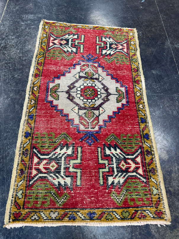 Turkish Yastik Rug 1'8" x 3'2" #23890