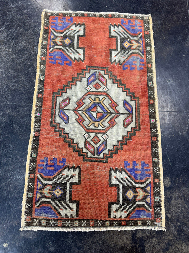 Turkish Yastik Rug 1'8" x 2'10" #23891