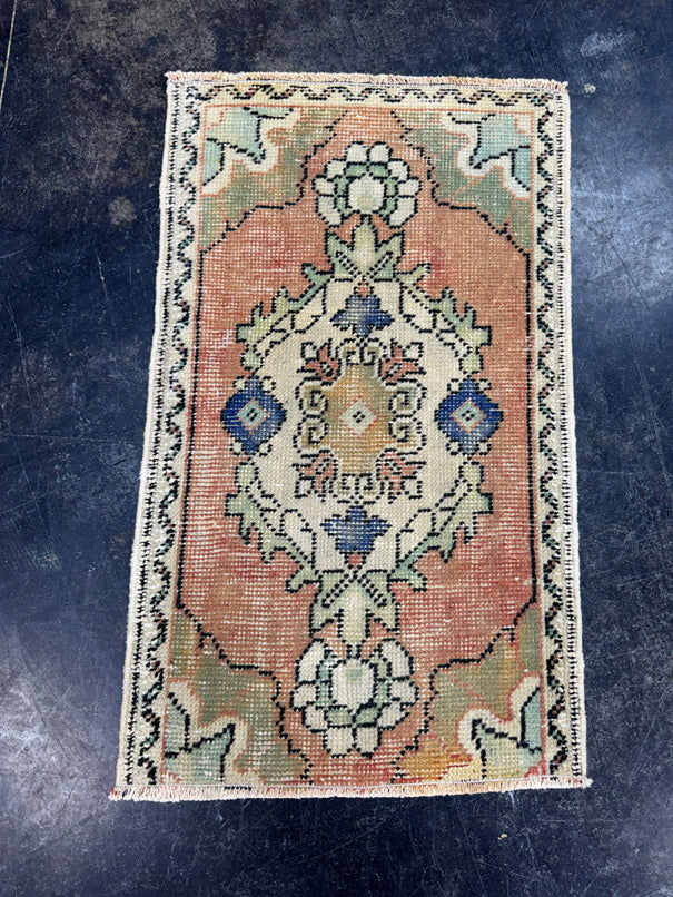 Turkish Yastik Rug 1'7" x 2'8" #23892