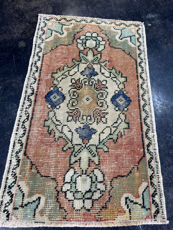Turkish Yastik Rug 1'7" x 2'8" #23892
