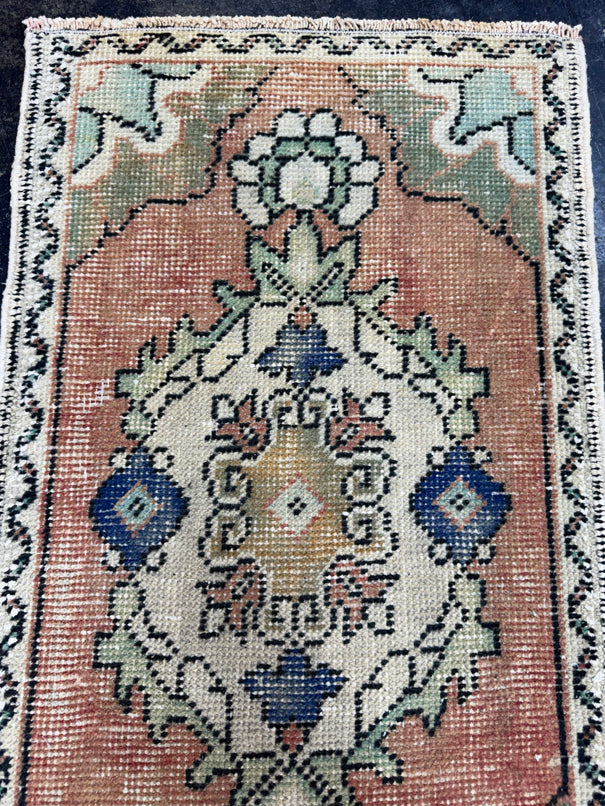 Turkish Yastik Rug 1'7" x 2'8" #23892
