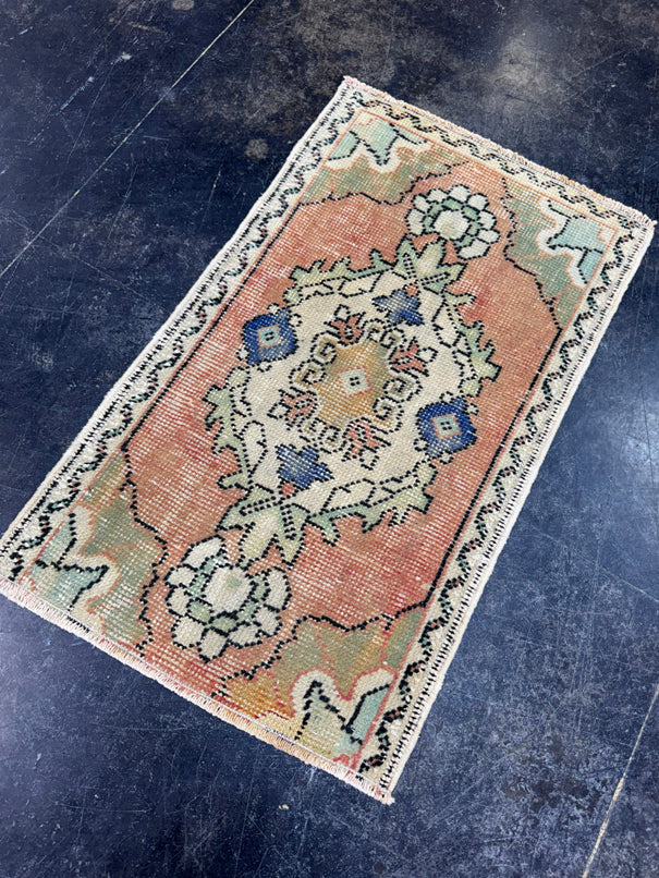 Turkish Yastik Rug 1'7" x 2'8" #23892