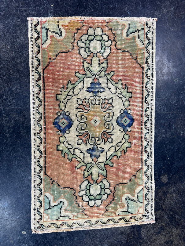 Turkish Yastik Rug 1'7" x 2'8" #23892