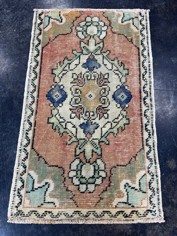 Turkish Yastik Rug 1'7" x 2'8" #23892
