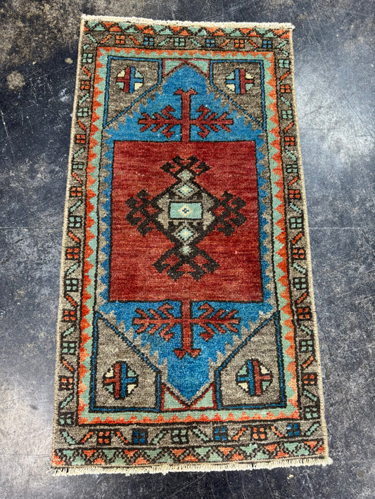 Turkish Yastik Rug 1'4" x 2'6" #23897