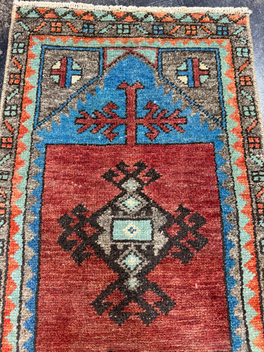 Turkish Yastik Rug 1'4" x 2'6" #23897