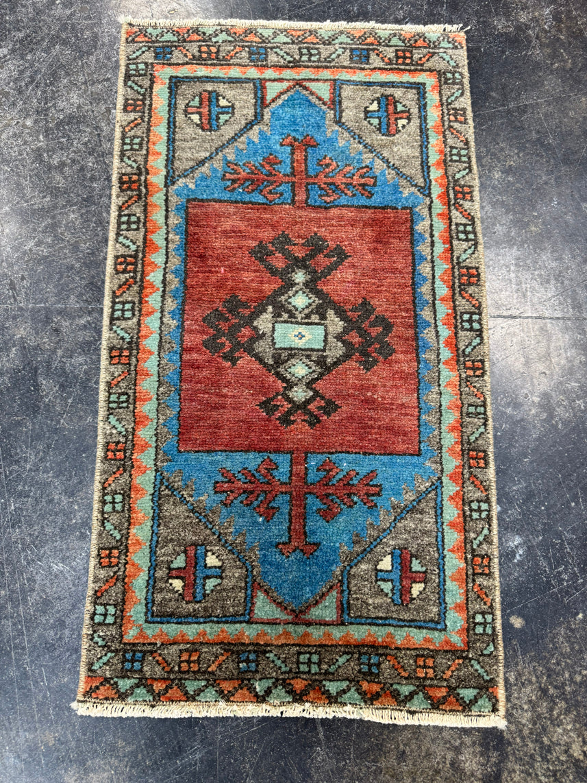 Turkish Yastik Rug 1'4" x 2'6" #23897