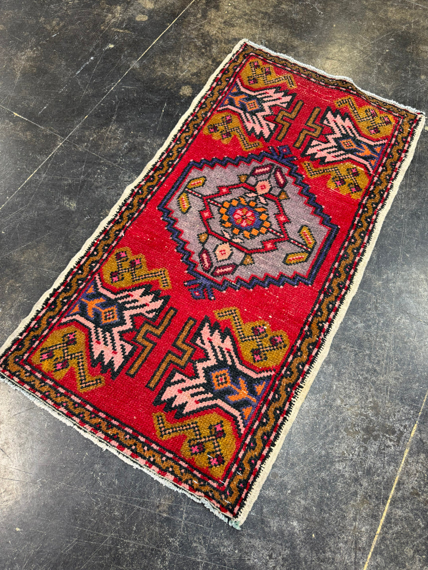 Turkish Yastik Rug 1'9" x 3'3" #23883