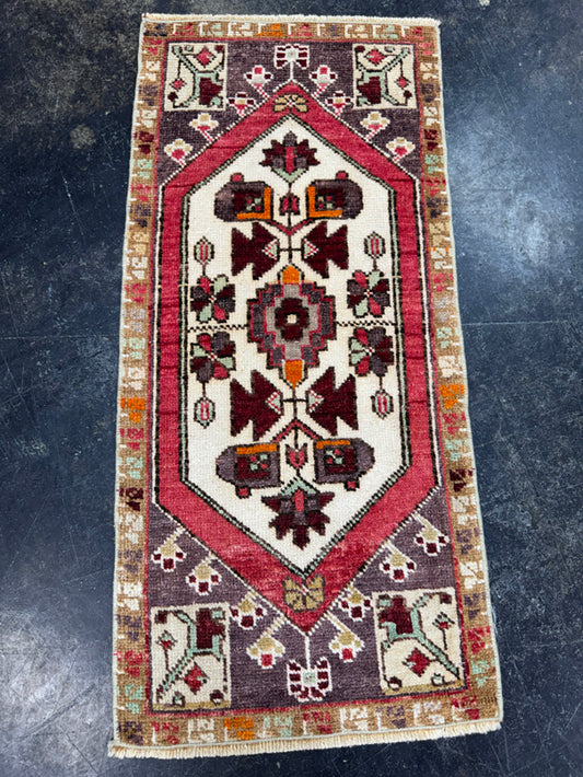Turkish Yastik Rug 1'5" x 3' #23886