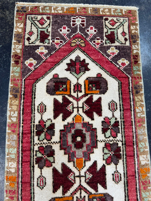 Turkish Yastik Rug 1'5" x 3' #23886