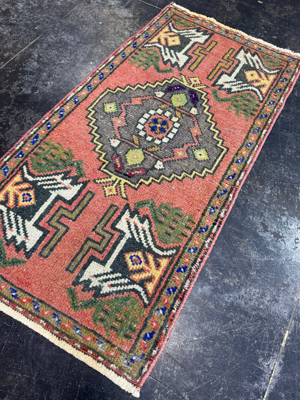 Turkish Yastik Rug 1'8" x 3'3" #23888