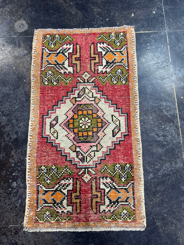 Turkish Yastik Rug 1'9" x 3'3" #23889