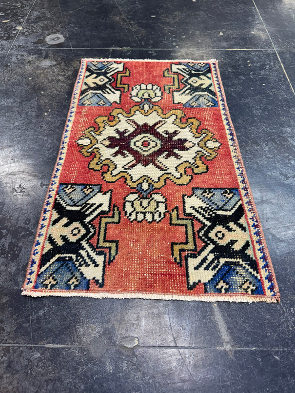 Turkish Yastik Rug 1'6" x 2'6" #23876
