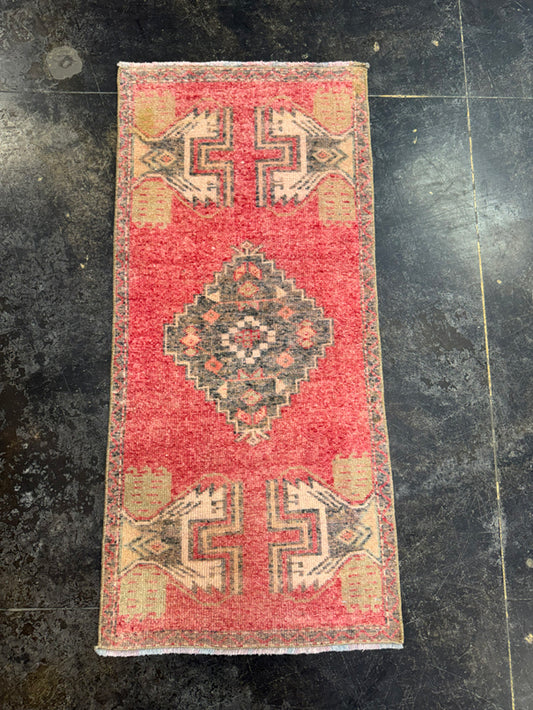 Turkish Yastik Rug 1'7" x 3'5" #23877