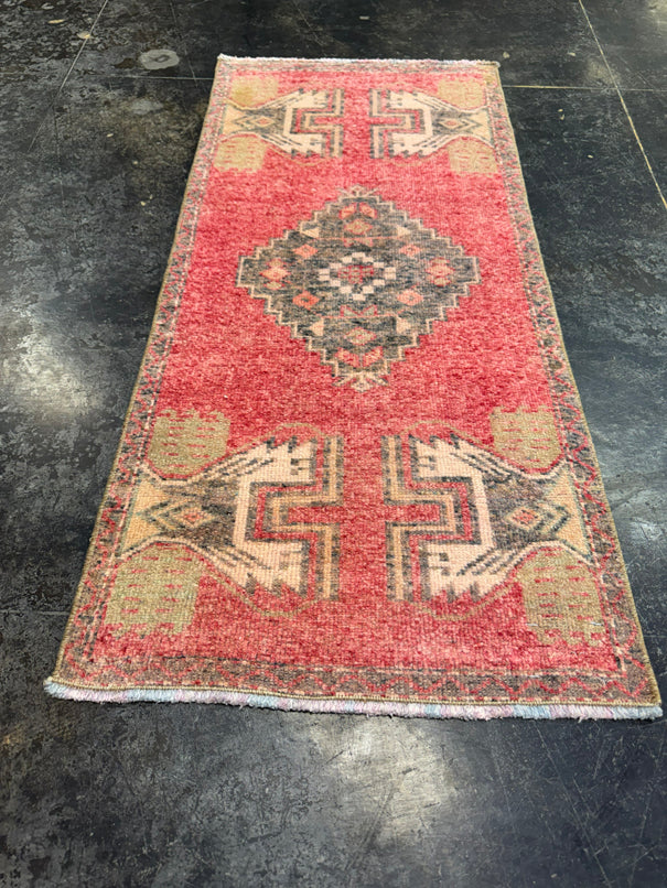Turkish Yastik Rug 1'7" x 3'5" #23877