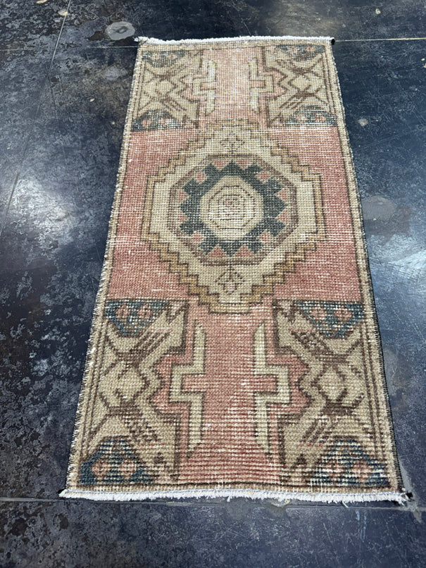 Turkish Yastik Rug 1'5" x 3' #23881