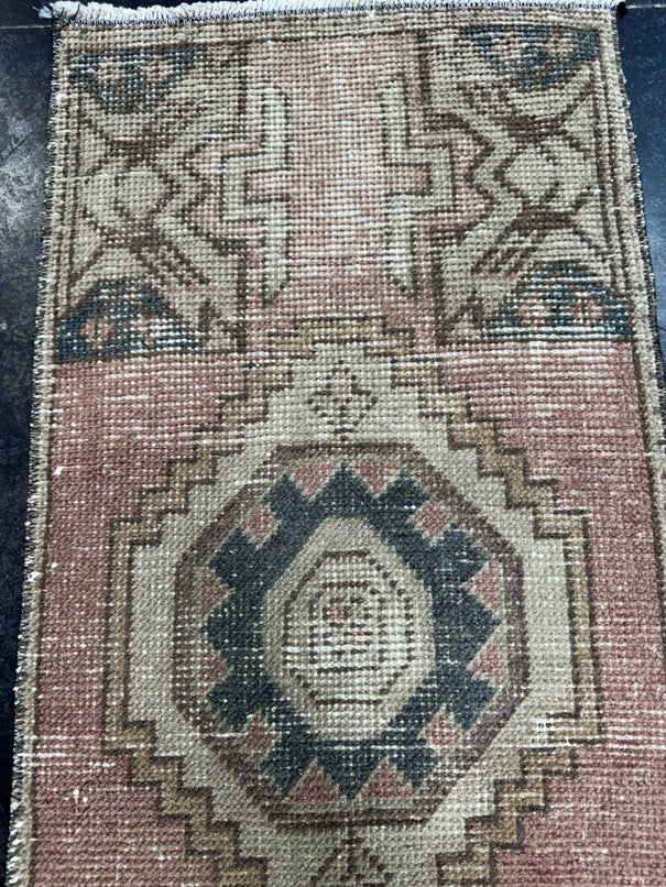 Turkish Yastik Rug 1'5" x 3' #23881