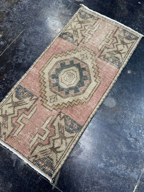 Turkish Yastik Rug 1'5" x 3' #23881