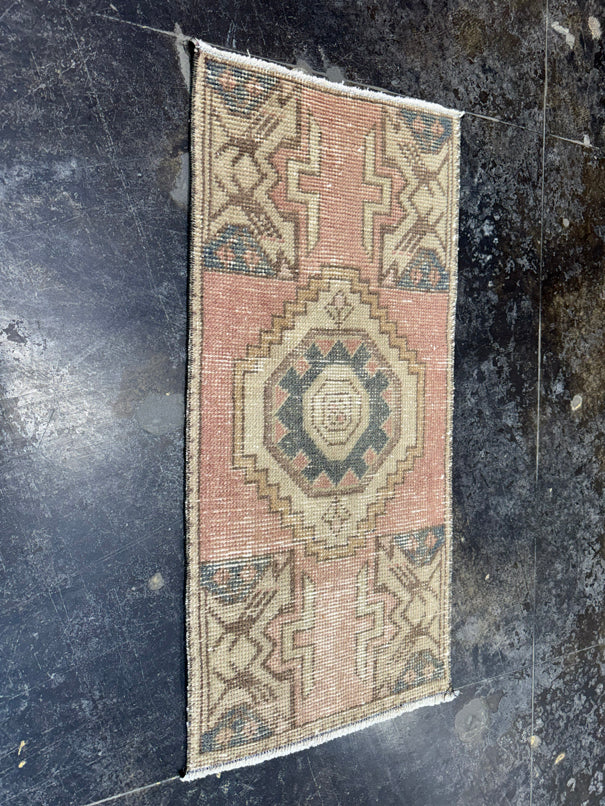 Turkish Yastik Rug 1'5" x 3' #23881