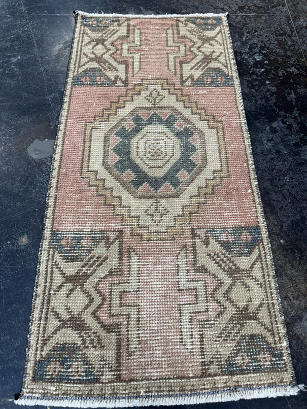 Turkish Yastik Rug 1'5" x 3' #23881