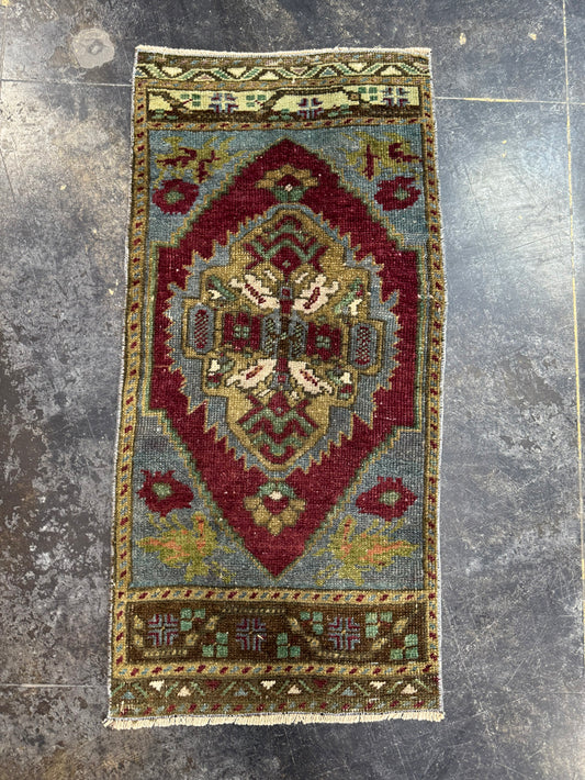Turkish Yastik Rug 1'8" x 3'4" #23866
