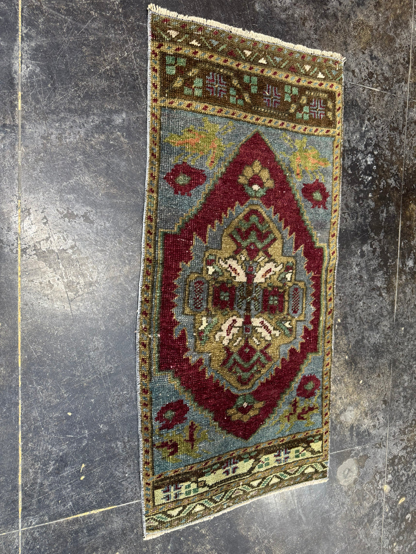 Turkish Yastik Rug 1'8" x 3'4" #23866