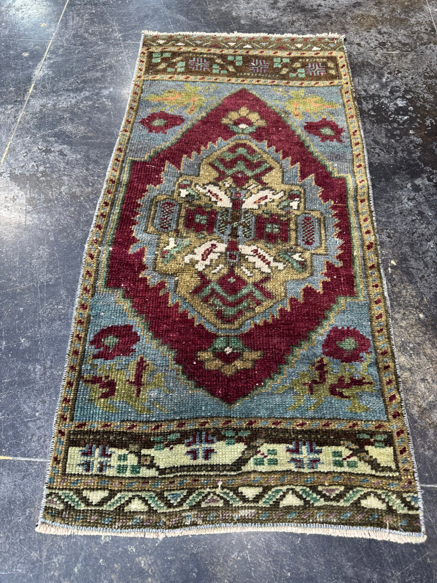 Turkish Yastik Rug 1'8" x 3'4" #23866