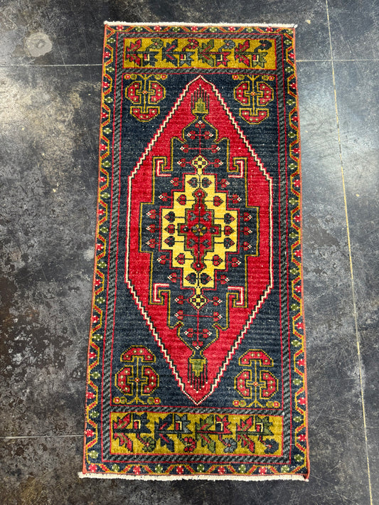 Turkish Yastik Rug 1'8" x 3'8" #23867