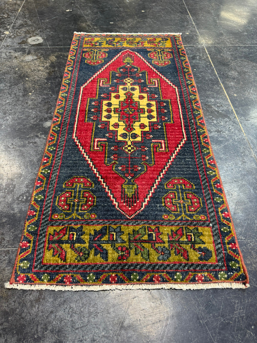 Turkish Yastik Rug 1'8" x 3'8" #23867