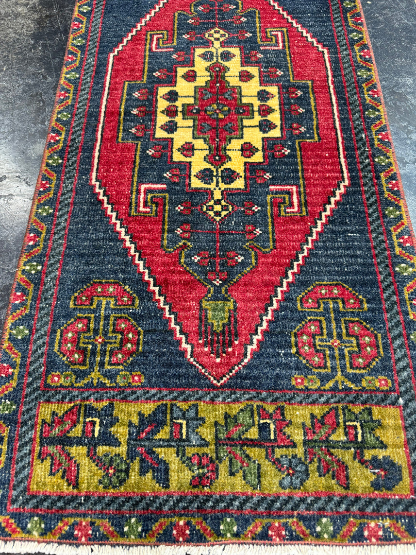 Turkish Yastik Rug 1'8" x 3'8" #23867