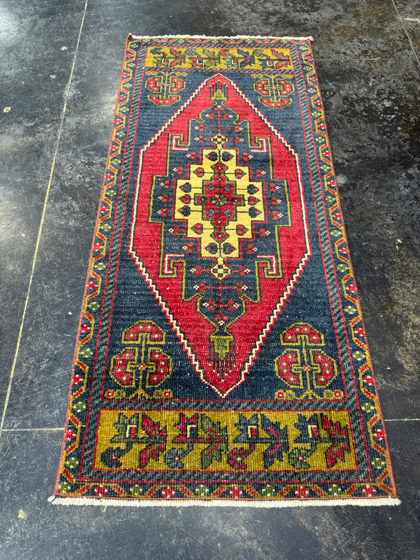 Turkish Yastik Rug 1'8" x 3'8" #23867