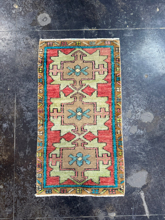 Turkish Yastik Rug 1'5" x 2'6" #23868