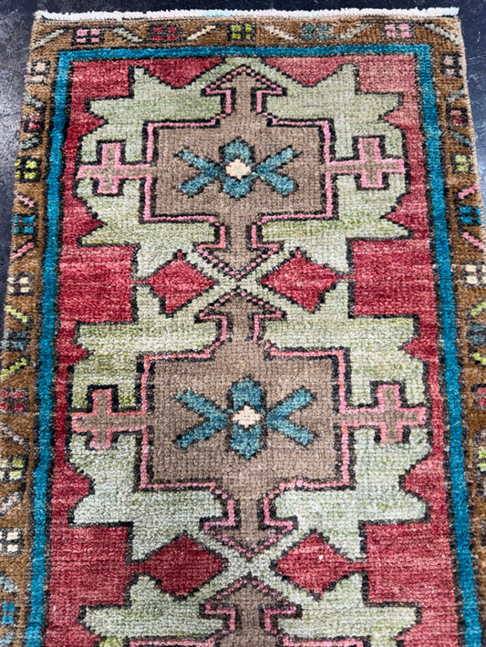 Turkish Yastik Rug 1'5" x 2'6" #23868