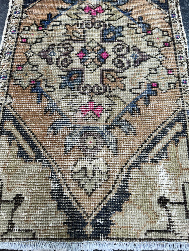 Turkish Yastik Rug 1'8" x 2'11" #23869