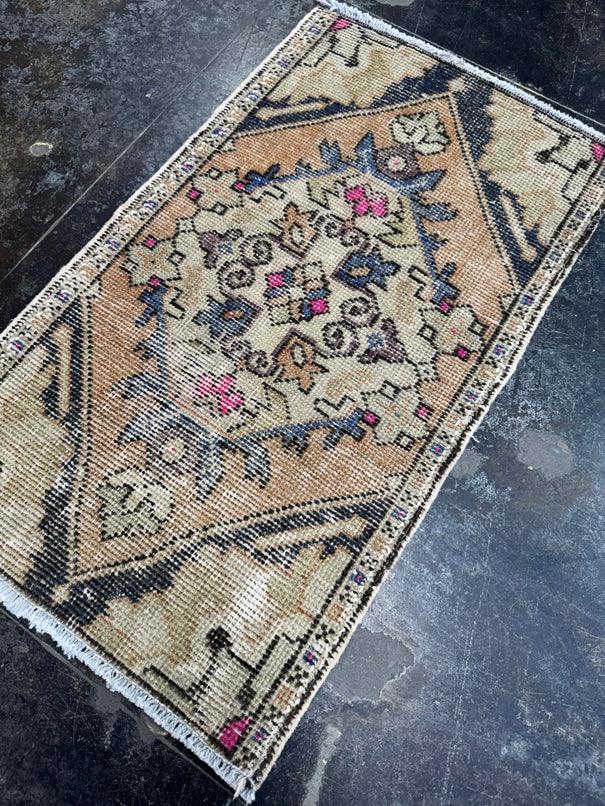 Turkish Yastik Rug 1'8" x 2'11" #23869