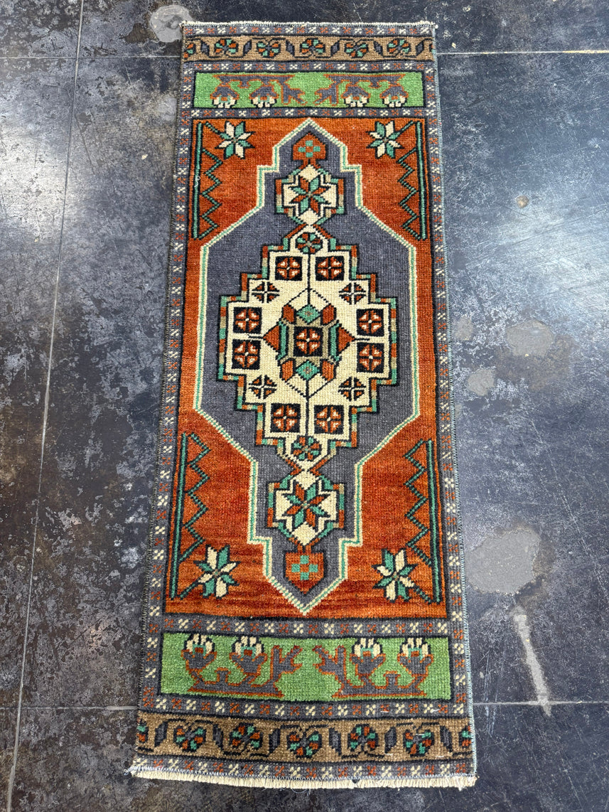 Turkish Yastik Rug 1'4" x 3'6" #23872