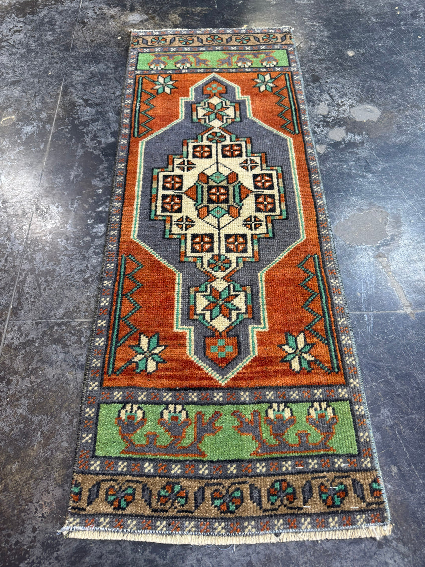 Turkish Yastik Rug 1'4" x 3'6" #23872