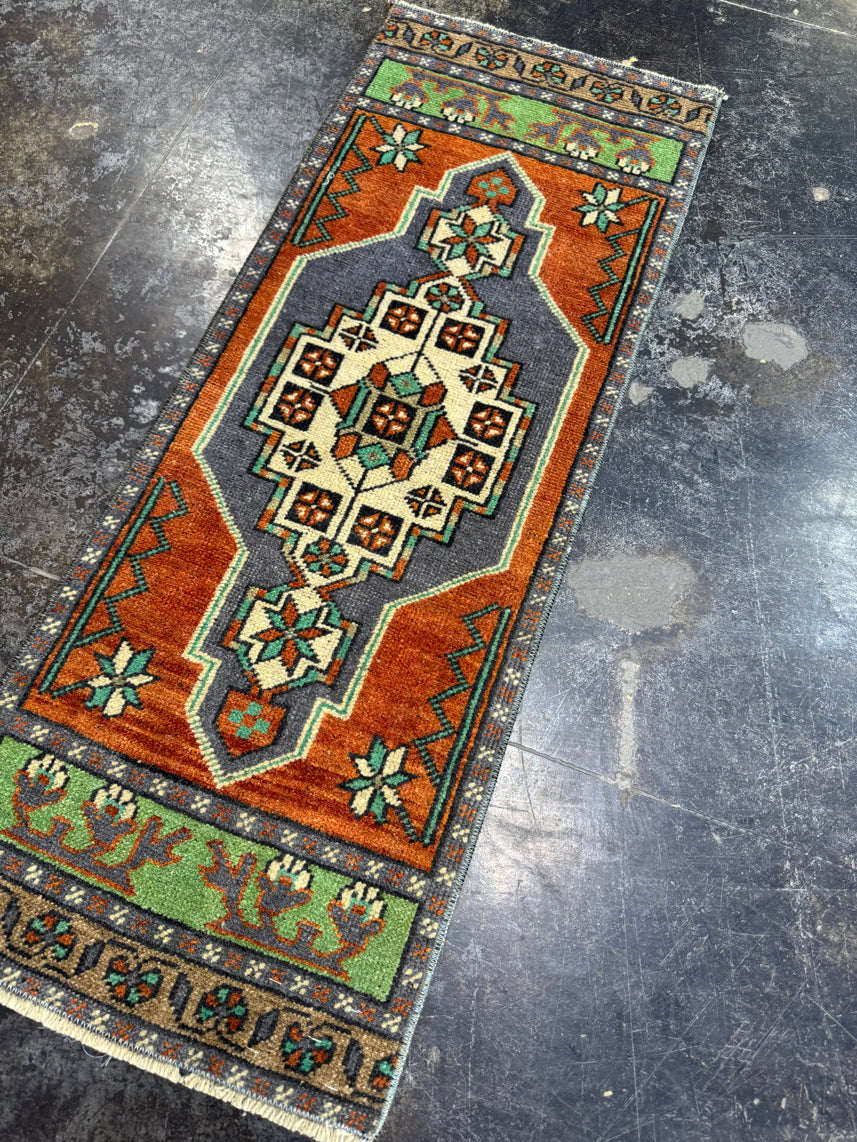 Turkish Yastik Rug 1'4" x 3'6" #23872