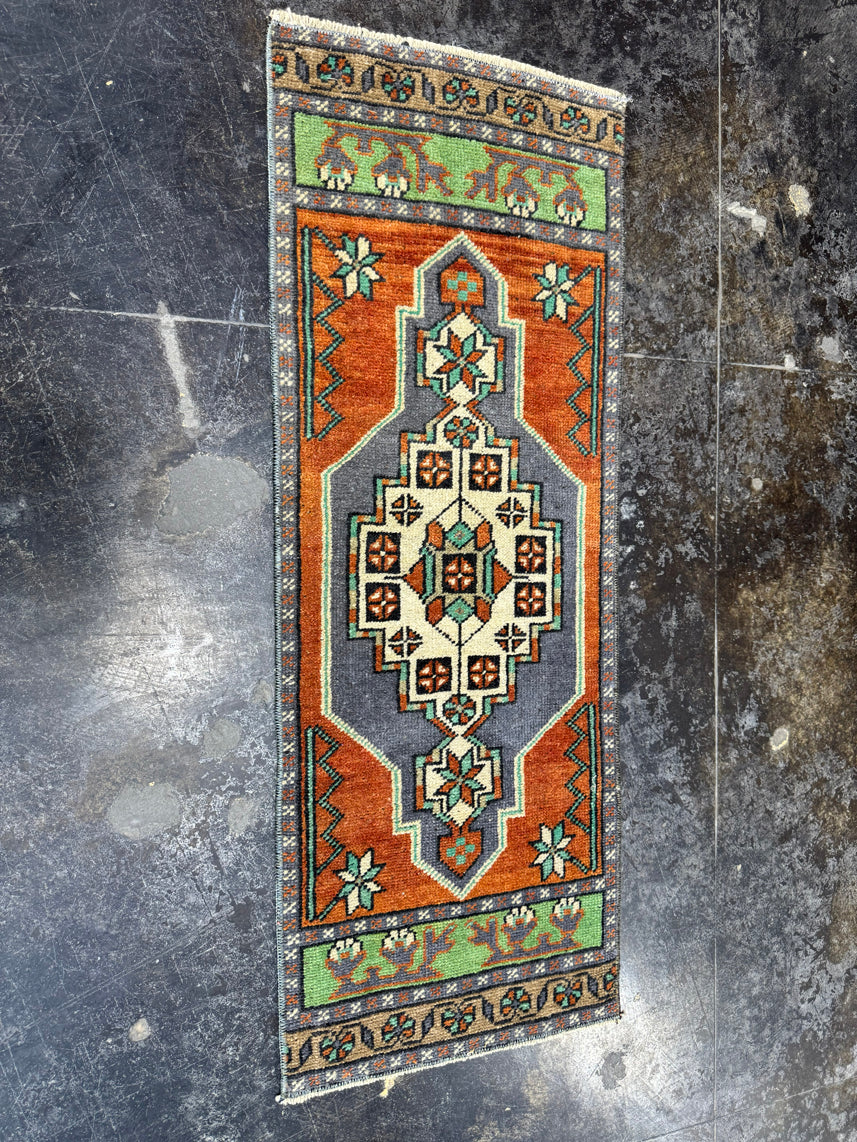Turkish Yastik Rug 1'4" x 3'6" #23872