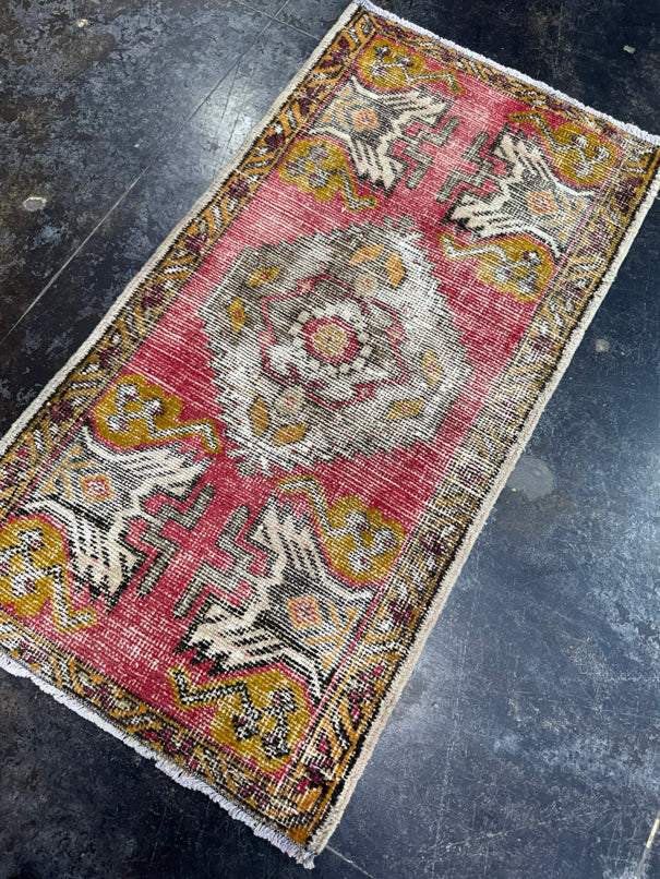 Turkish Yastik Rug 1'9" x 3'5" #23873