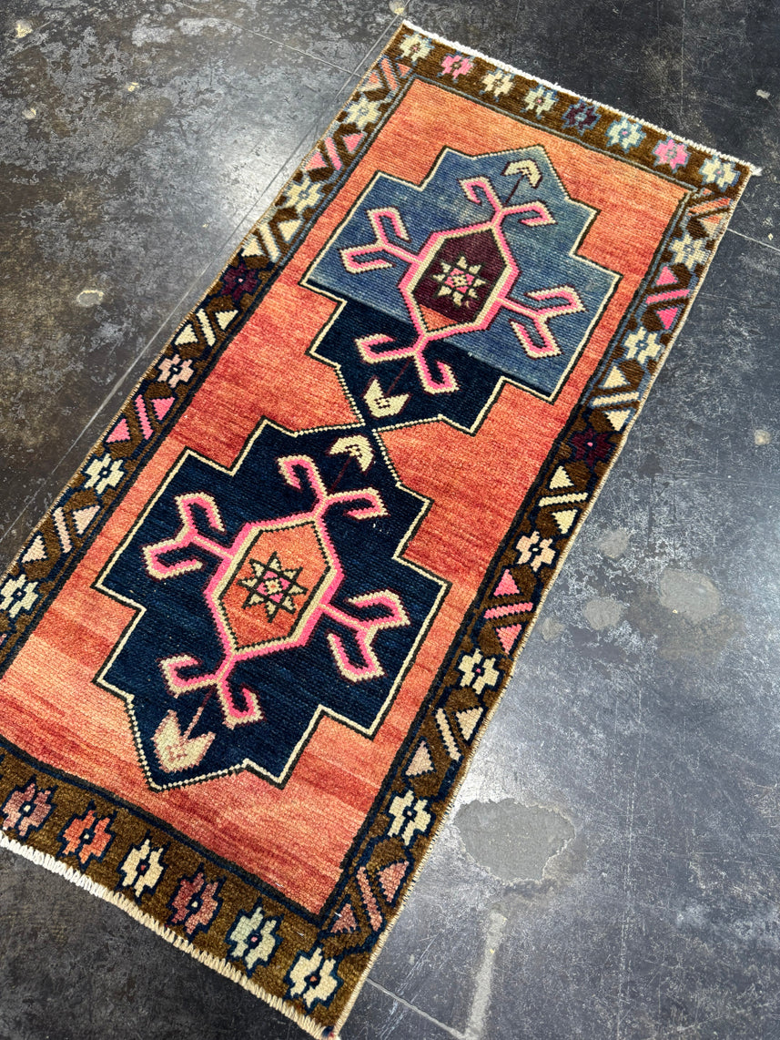 Turkish Yastik Rug 1'8" x 3'6" #23859