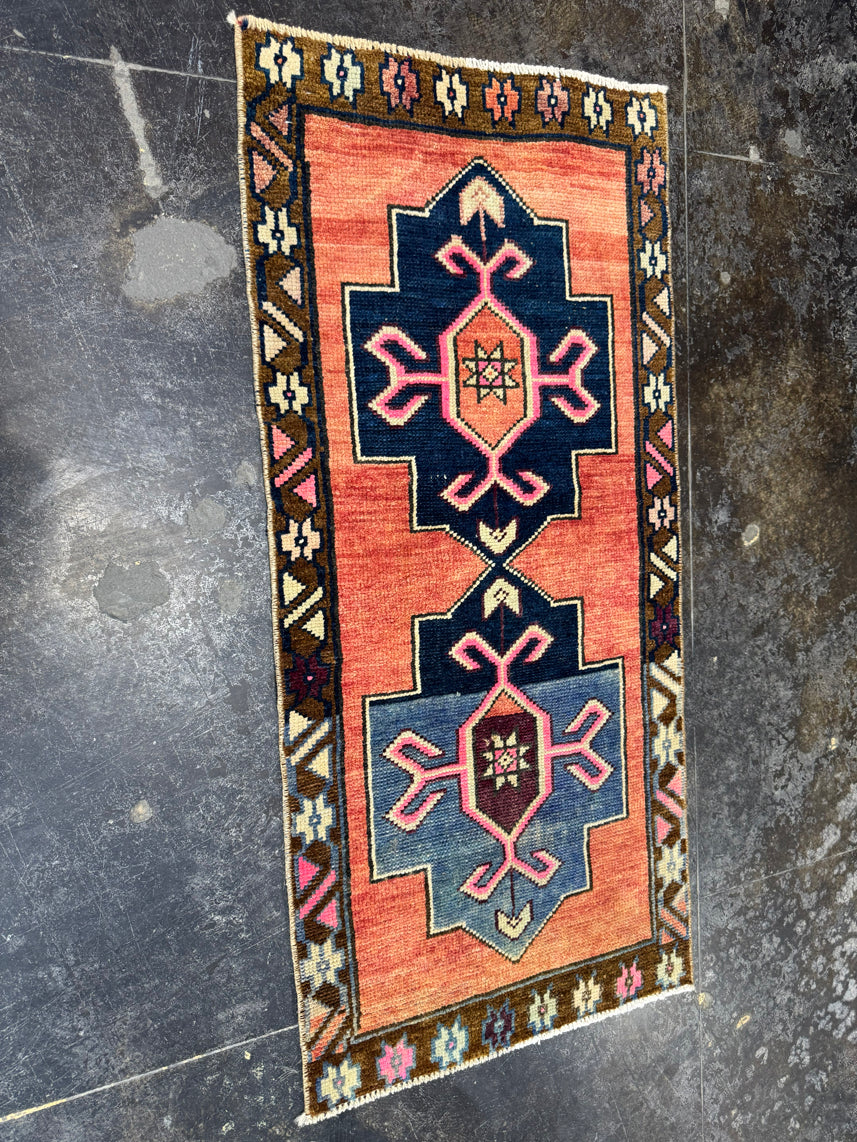 Turkish Yastik Rug 1'8" x 3'6" #23859