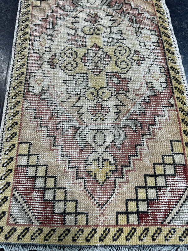 Turkish Yastik Rug 1'7" x 2'10" #23862