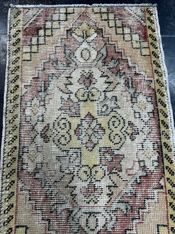Turkish Yastik Rug 1'7" x 2'10" #23862