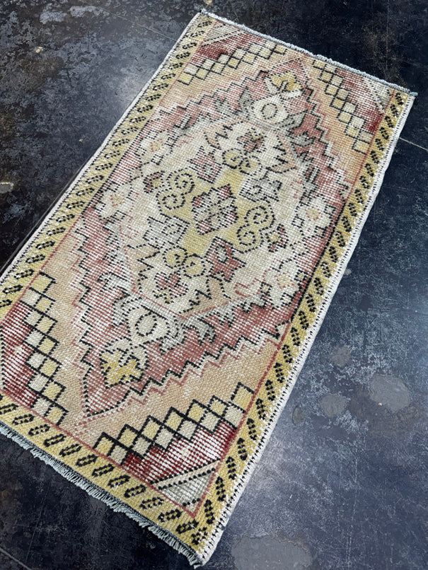 Turkish Yastik Rug 1'7" x 2'10" #23862