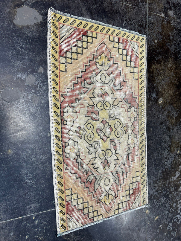 Turkish Yastik Rug 1'7" x 2'10" #23862