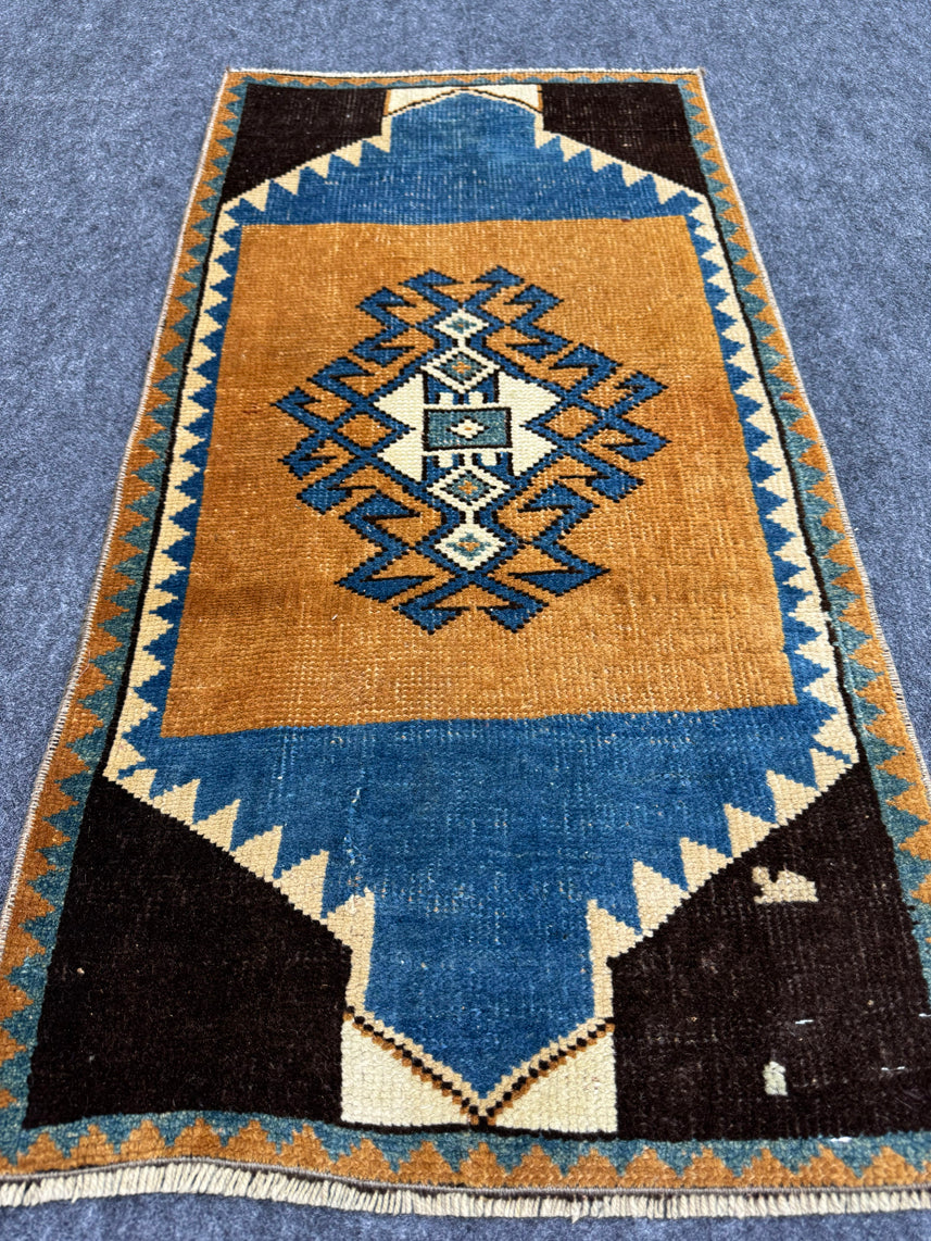 Turkish Yastik Rug 1'7" x 3'2" #23843