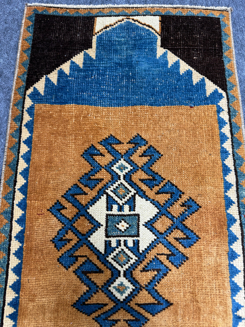 Turkish Yastik Rug 1'7" x 3'2" #23843