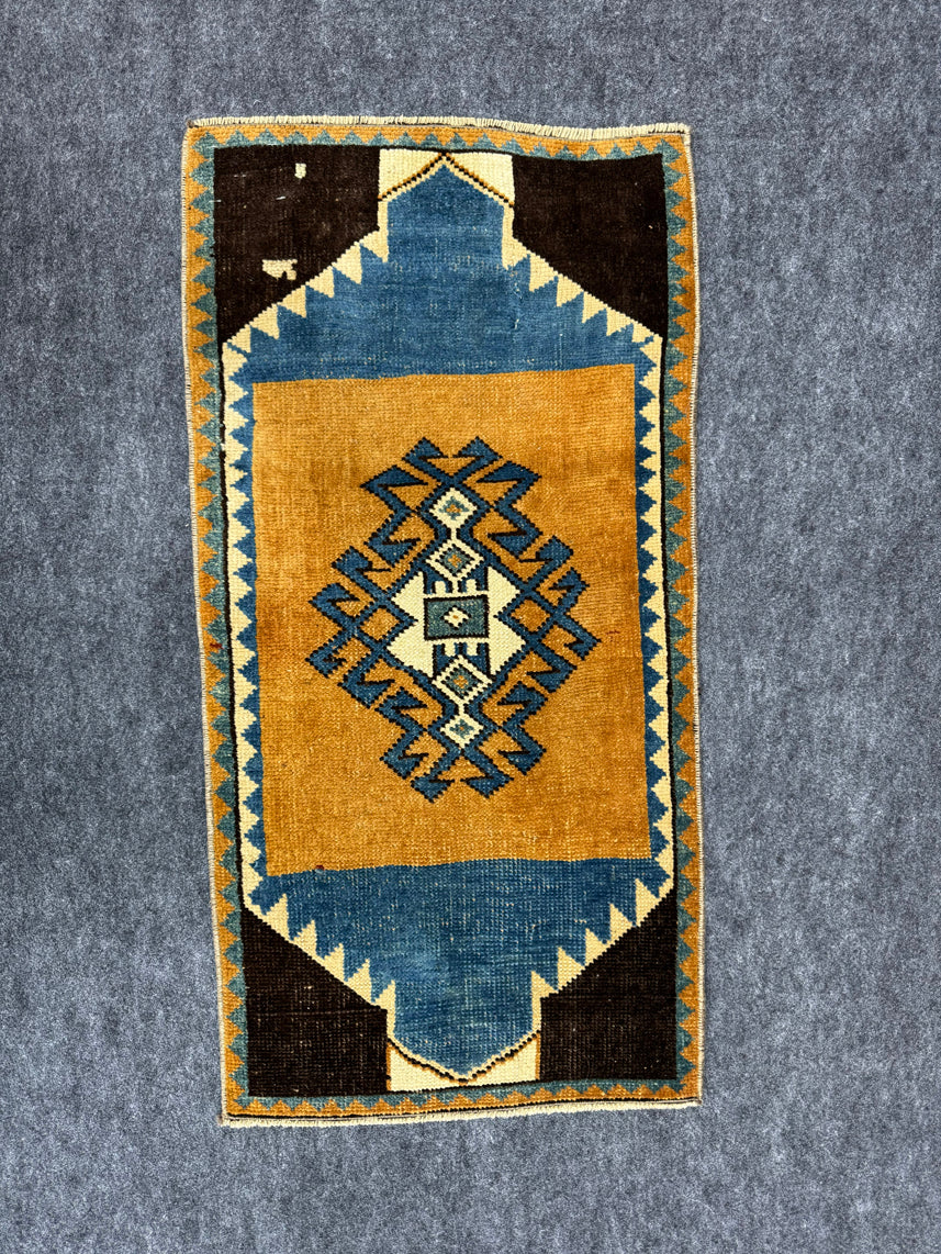 Turkish Yastik Rug 1'7" x 3'2" #23843